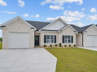 1401A Dorset Dr, Greenville, NC 27834