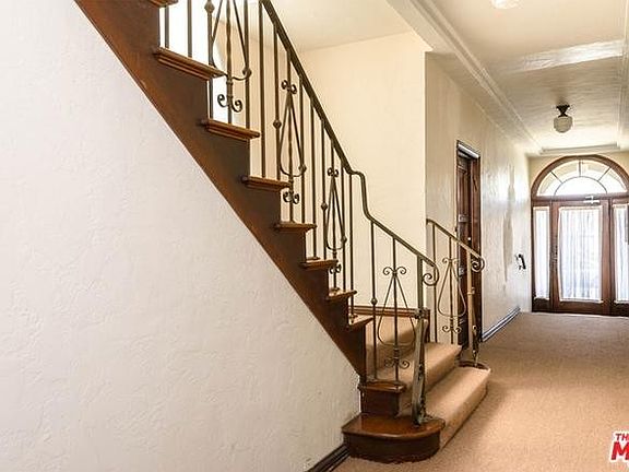4th image of 865 S Shenandoah St APT 204