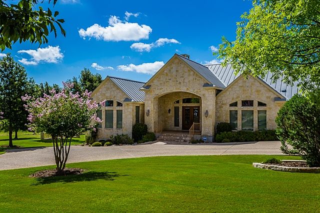 1st image of 3308 Arrowhead Dr