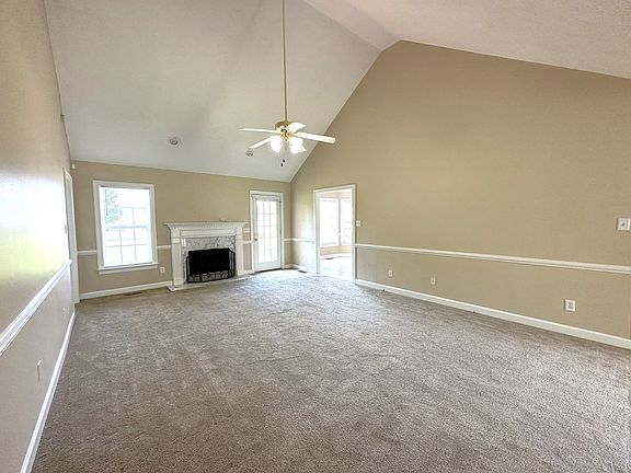 3rd image of 604 Adler Ln