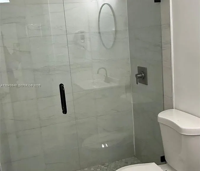 411 SE 10th St #3 — Photo 3