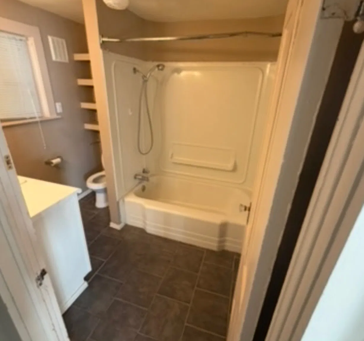 3 bed, 1115 sqft, $1,850 — Photo 3