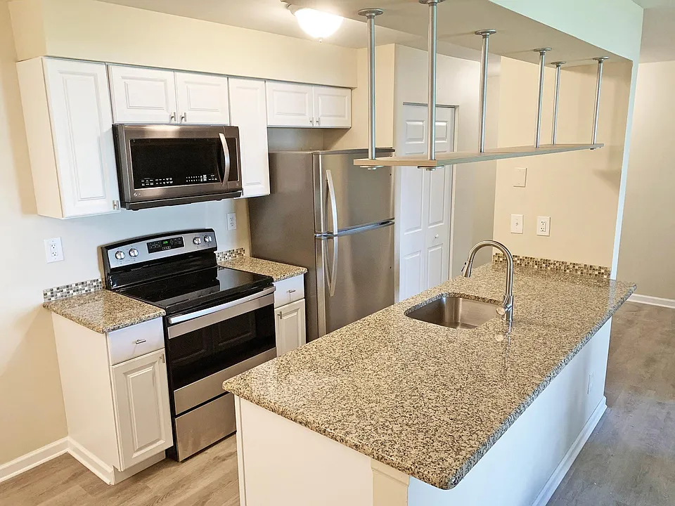 27 Steeplechase Ct