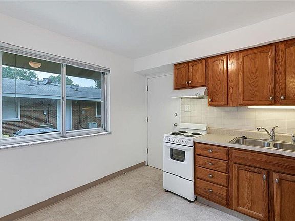 3rd image of 11260 Liana Ln