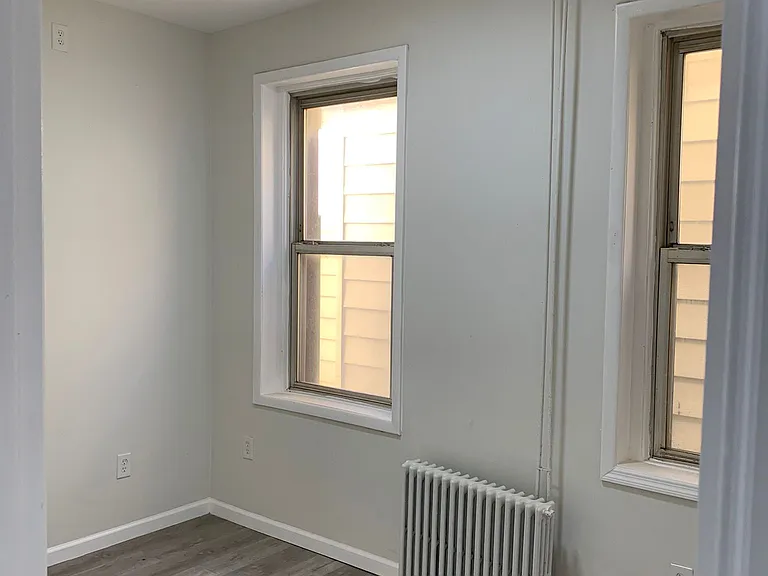 13 Brinsmaid Pl #4 — Photo 12