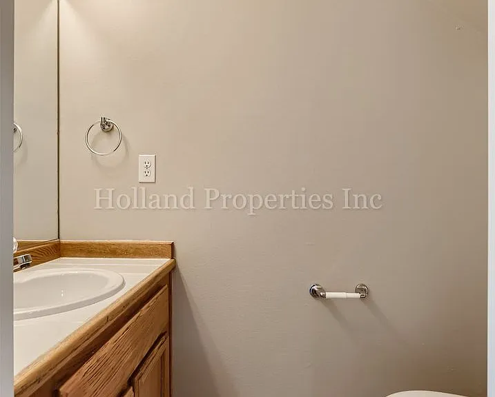 3133 NE 13th Pl — Photo 13