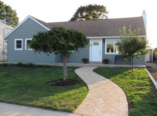 750 Barkley Ave, East Meadow, NY 11554