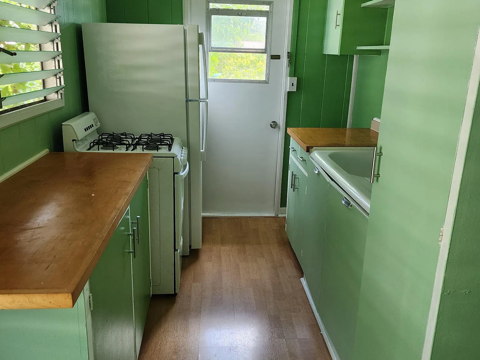 323 Kawaena Pl — Photo 4