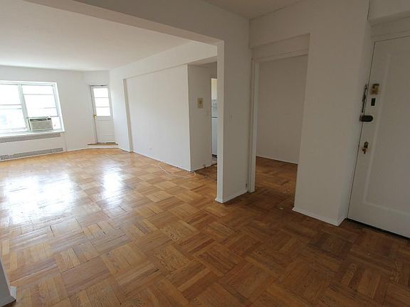 2nd image of 6561 Saunders St #4R