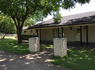 4009 Vineyard Rd, Grand Prairie, TX 75052