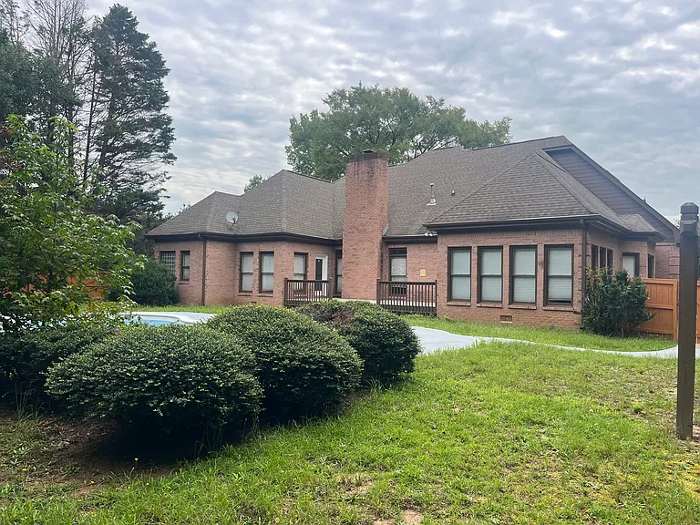 1521 Highway 74 S — Photo 13