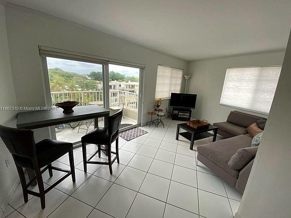 3rd image of 2600 Collins Ave APT 501