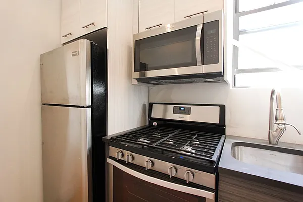 Rented by TheRealEstateCompany.com LLC | media 6