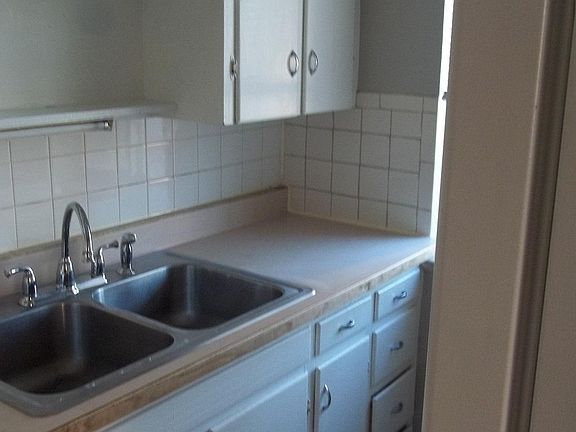 4th image of 85 N Grant St APT 14