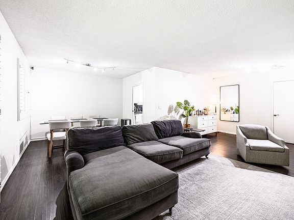 4th image of 700 Westmount Dr APT 207