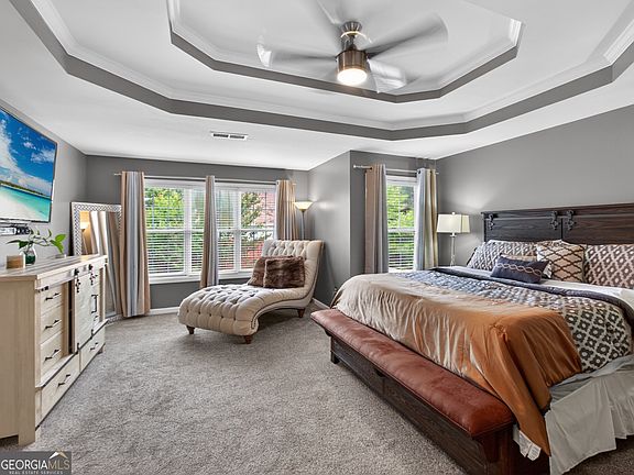 2nd image of 807 Edgeley Ln