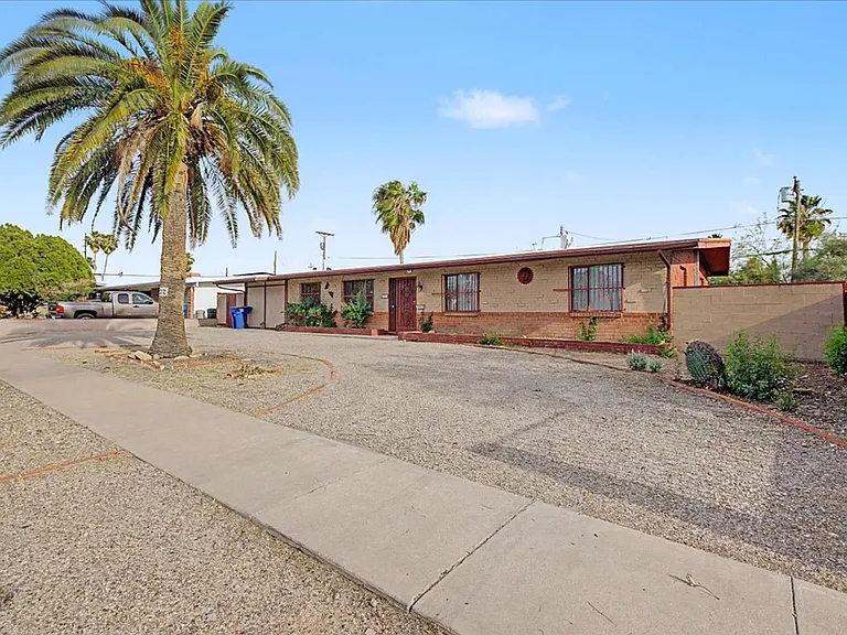 6222 E Eli St — Photo 1
