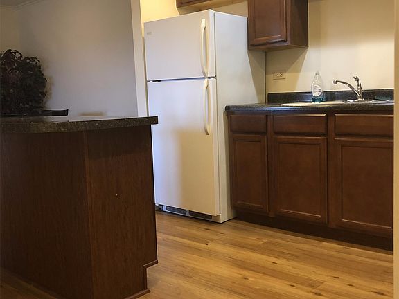 5th image of 15800 Central Ave APT E