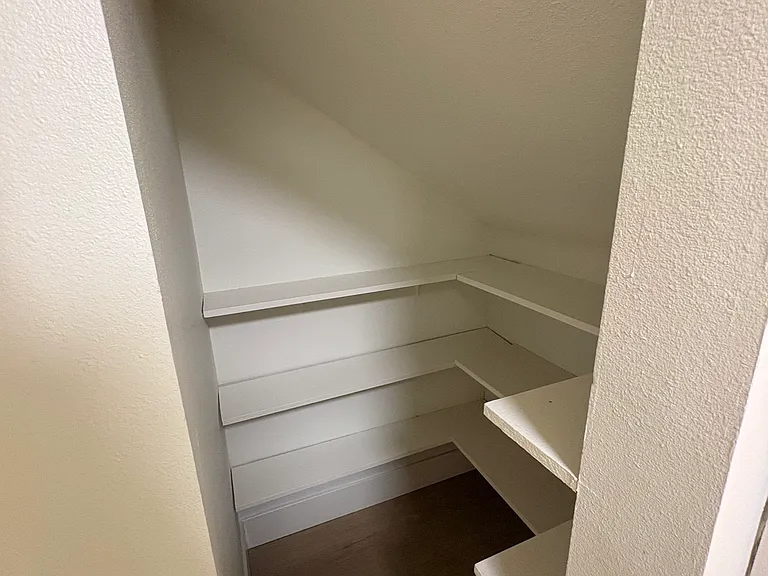 5620 Yolanda Ave #111 — Photo 5