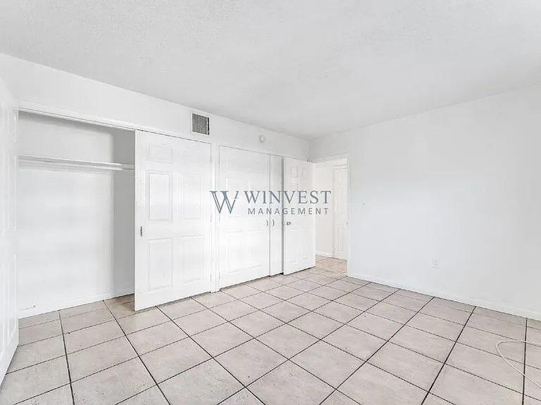 Presidential View Apartments — Photo 58