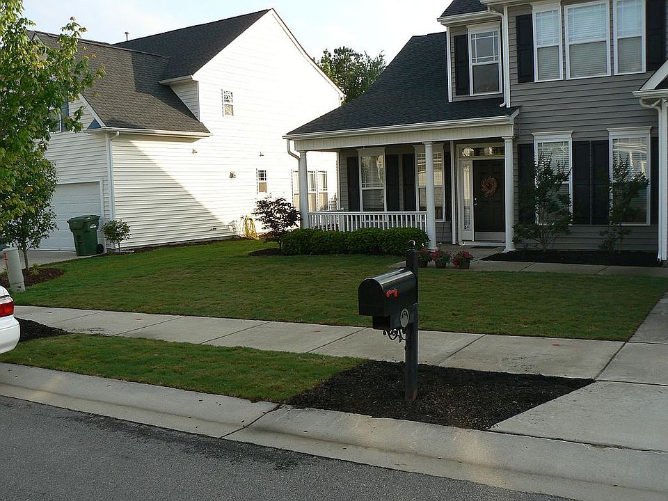 New SOD and Black Mulch