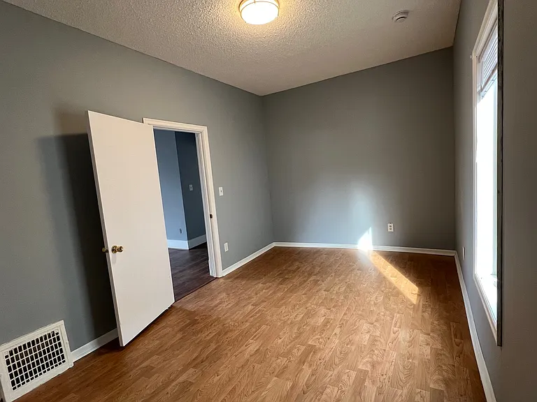 780 Dodd Rd — Photo 9