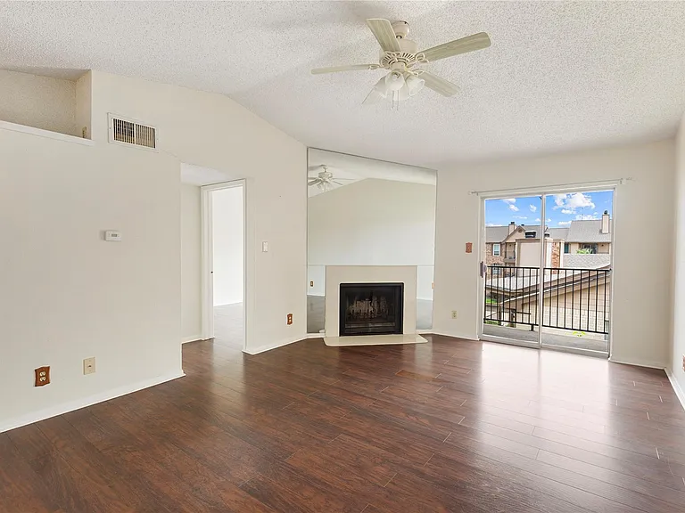 2121 Hepburn St #912 — Photo 7