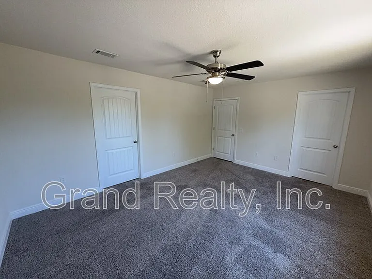 5033 Peach Dr — Photo 9