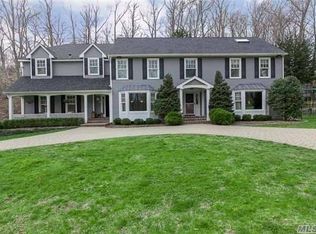 12 Harbor Hill Rd, Saint James, NY 11780