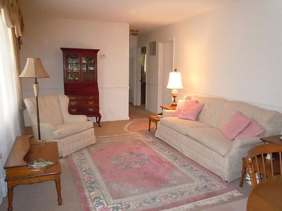 2nd image of 114 Salmon St