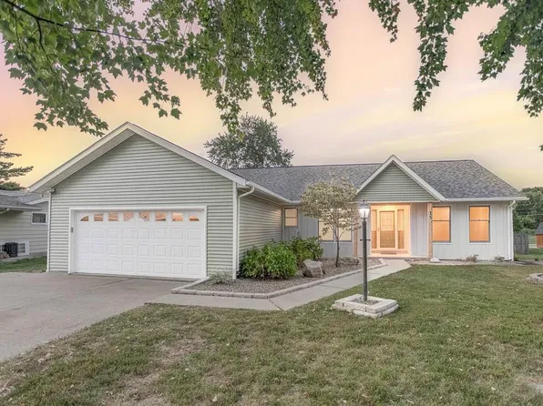 15 Davis Dr, Jerseyville, IL 62052