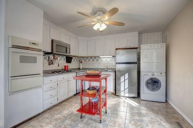 1406 Centennial Dr — Photo 9