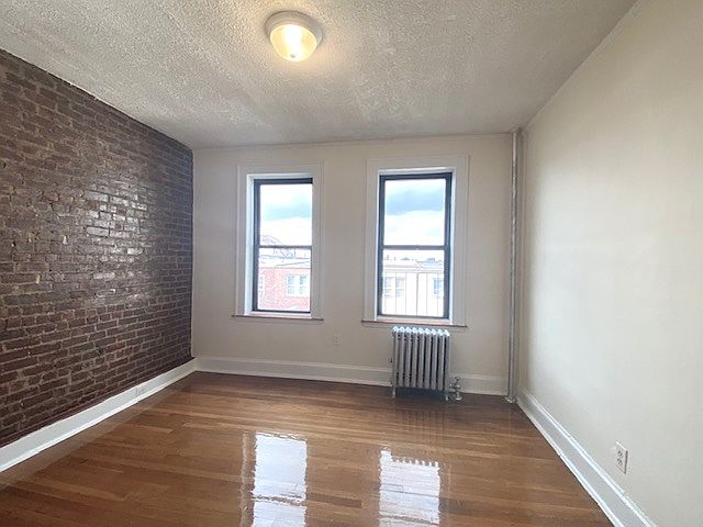 1st image of 21-14 Crescent St #C