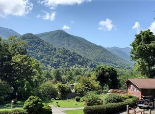 23 Crystalwood Ln, Maggie Valley, NC 28751