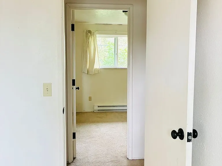 933-937 NW Sequoia Ave — Photo 11