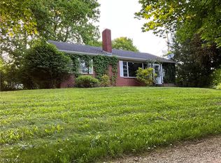 39 Taylor Aly, Millersburg, OH 44654