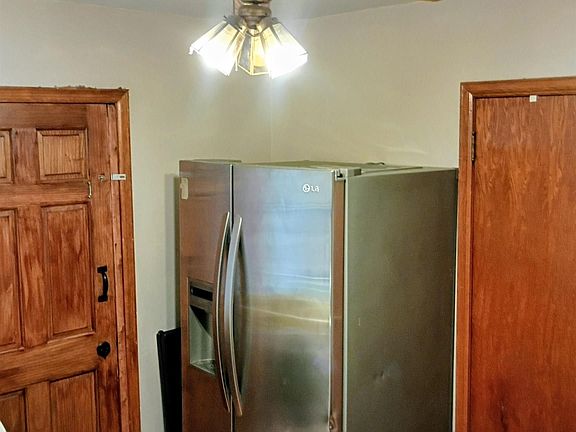 3rd image of 704 Des Moines Ave