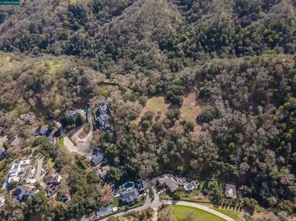 285 Lark Ln, Alamo, CA 94507