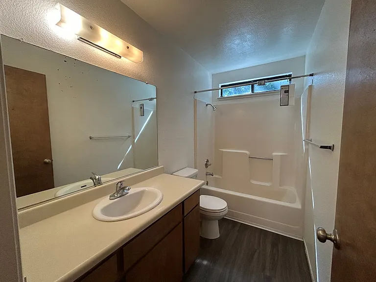 2 Lorayne Ct — Photo 11