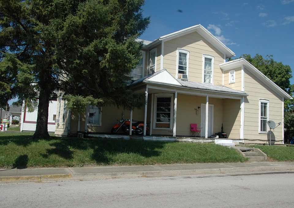 1st image of 406 Main St