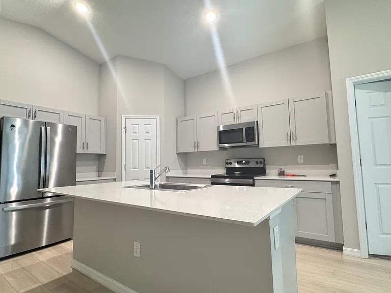 Kitchen open concept with a large island
