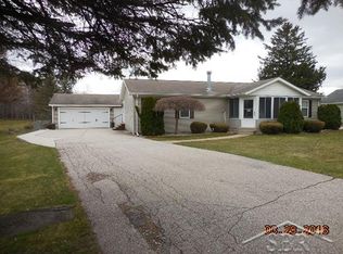 525 Bacon Rd, Saginaw, MI 48609