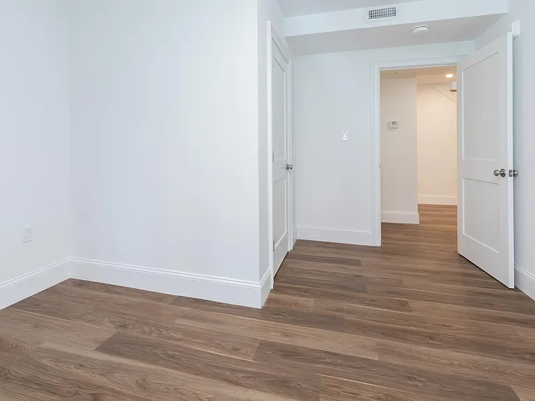 143 E Cottage St #1 — Photo 13