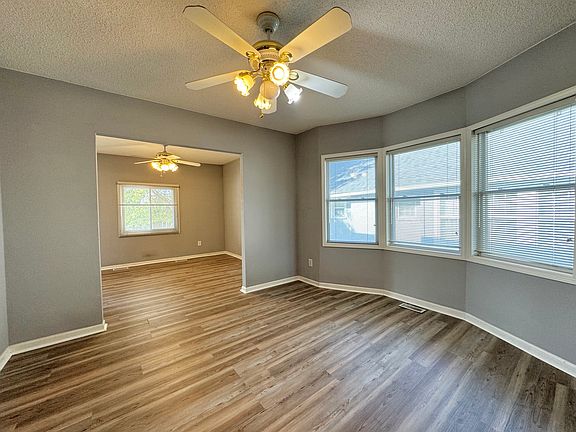 4th image of 602 W 39th Ter #A