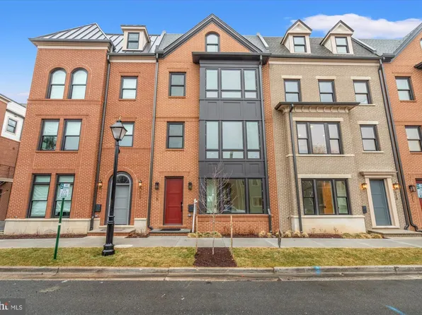 111 N West St, Alexandria, VA 22314