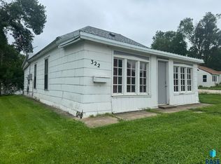 322 N Catherine Ave, Madison, SD 57042
