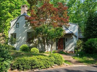 401 Ednam Dr, Charlottesville, VA 22903