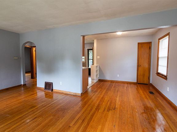 3rd image of 8627 North Ave