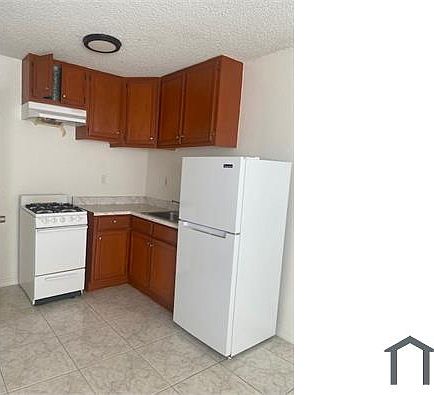 3rd image of 14041 Newland St