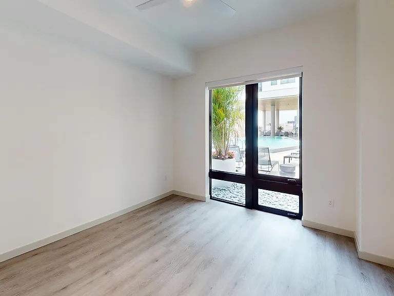 101 N Meridian — Photo 106